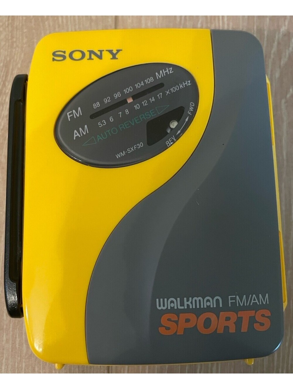 Vintage Sony Walkman Sports WM-SFX30 Yellow Gray Cassette Player FM AM Radio